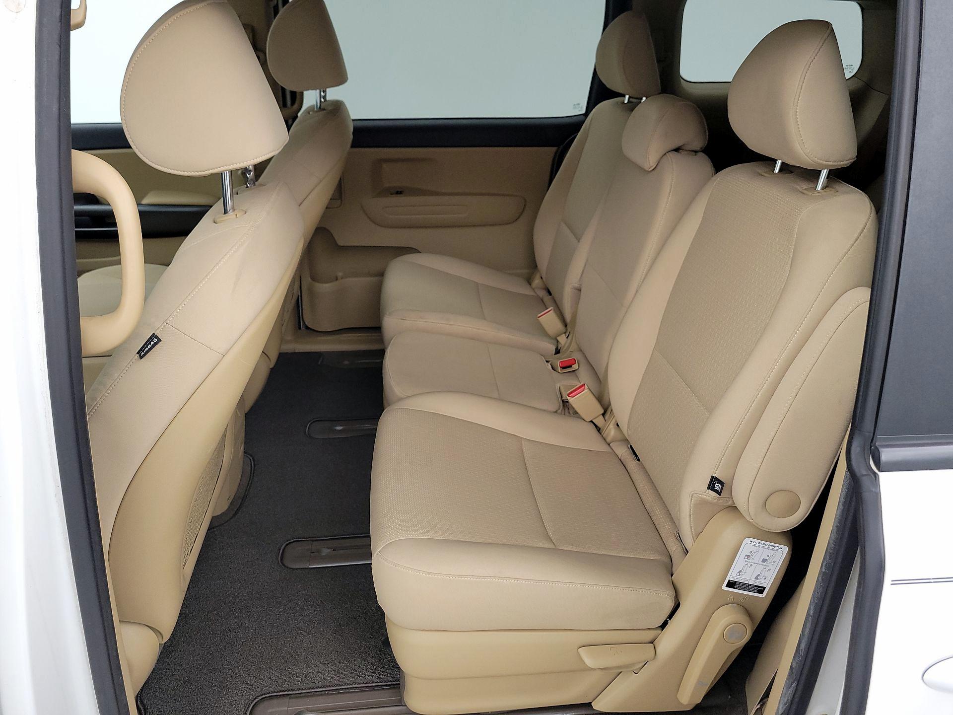 Thumbnail: 2016 Kia Sedona - 19