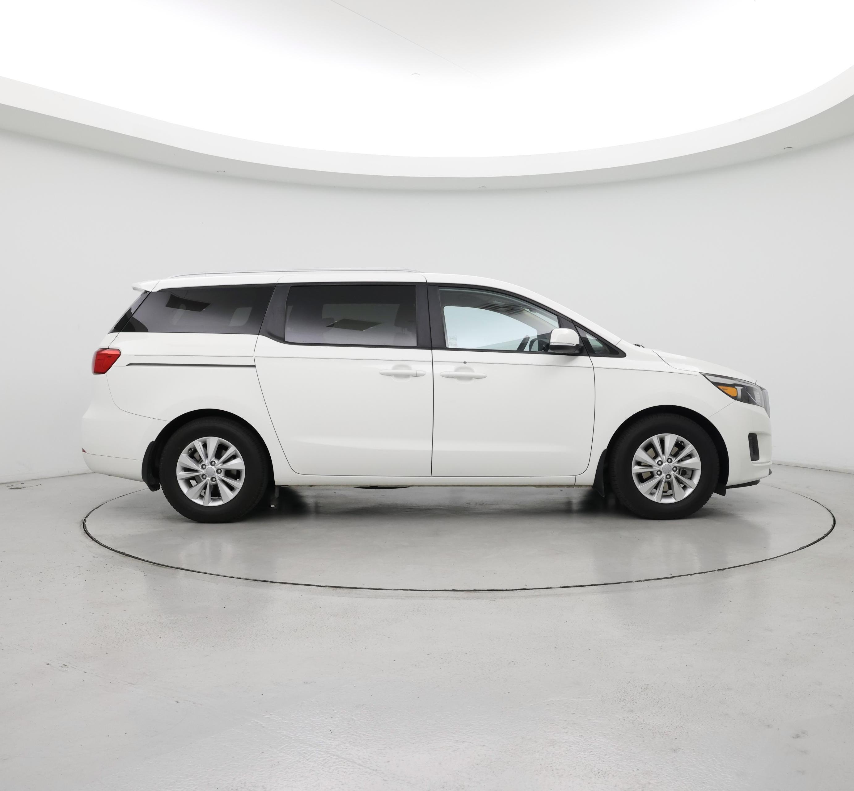 Thumbnail: 2016 Kia Sedona - 7