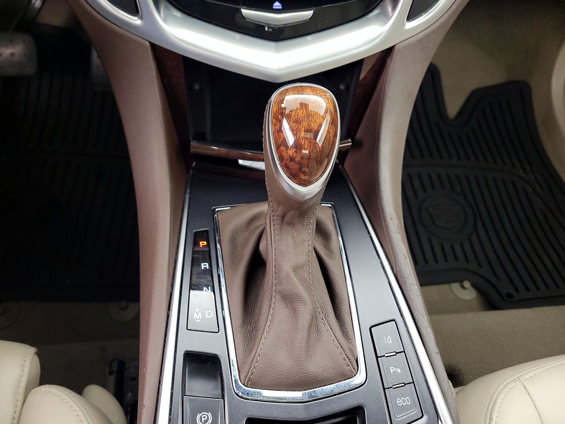 Thumbnail: 2015 Cadillac SRX - 18