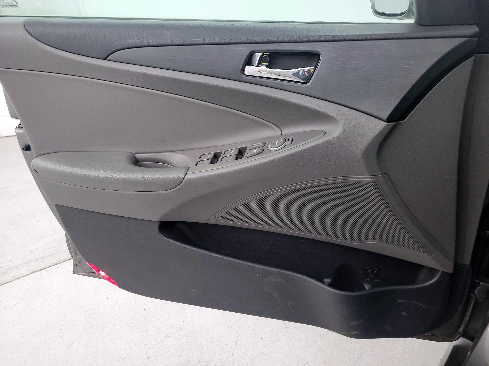 Thumbnail: 2014 Hyundai Sonata - 12