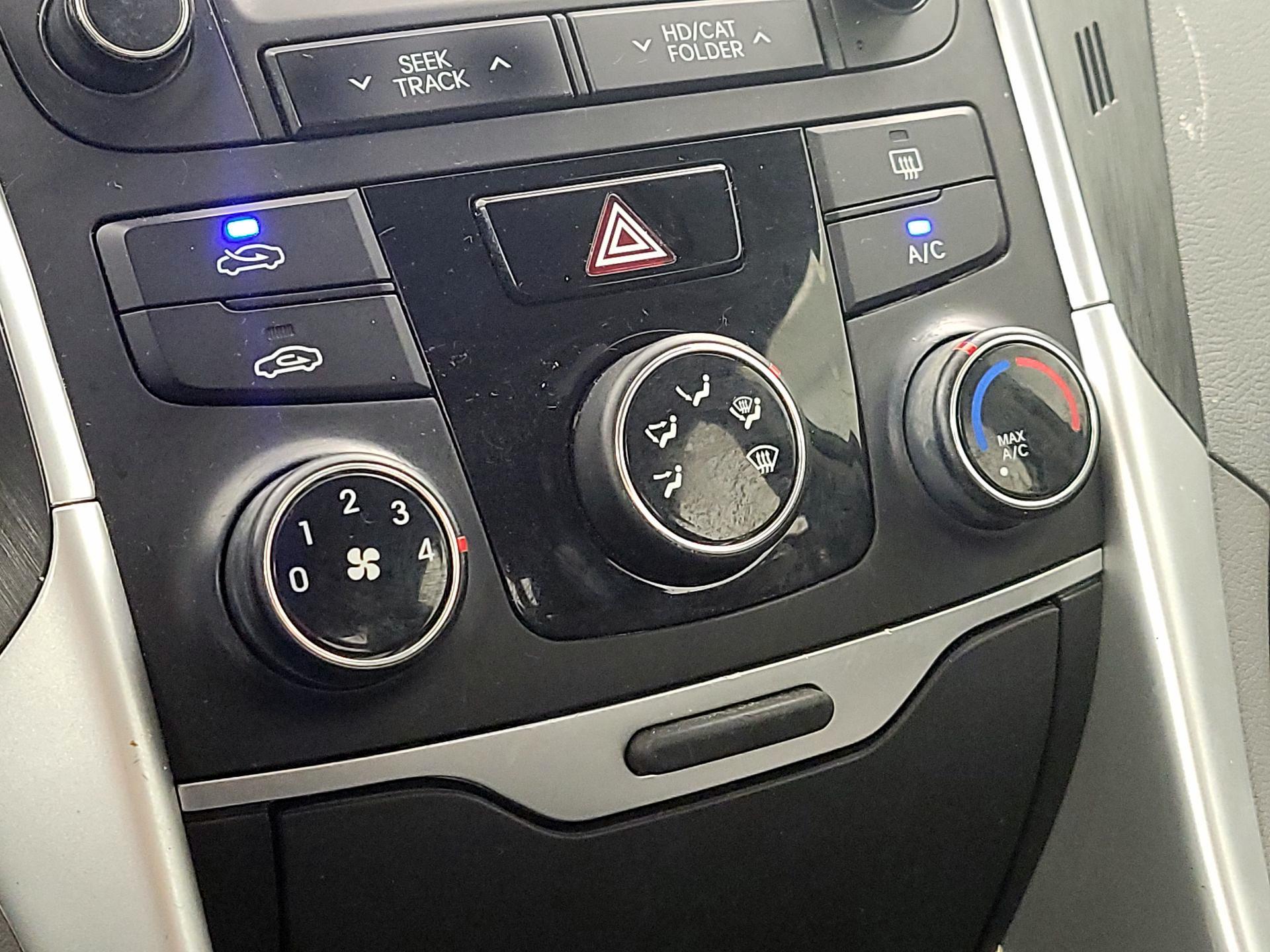 Thumbnail: 2014 Hyundai Sonata - 16