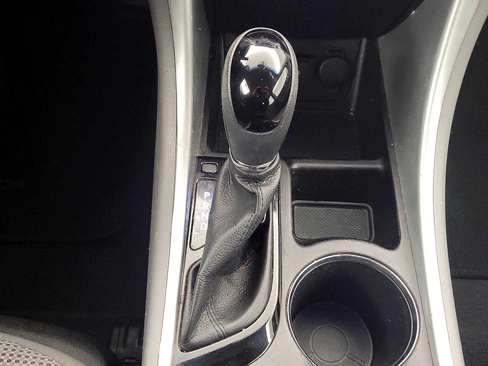 Thumbnail: 2014 Hyundai Sonata - 17