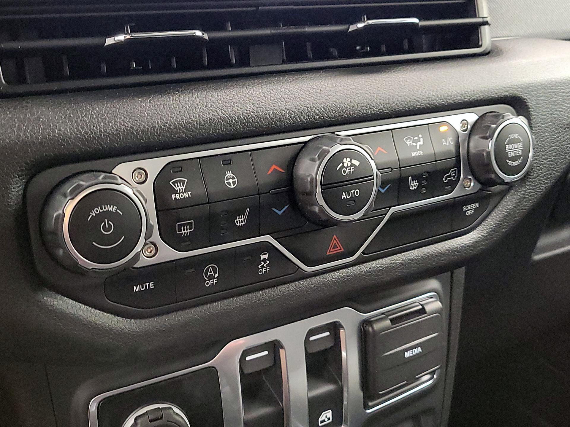 Thumbnail: 2025 Jeep Wrangler - 16