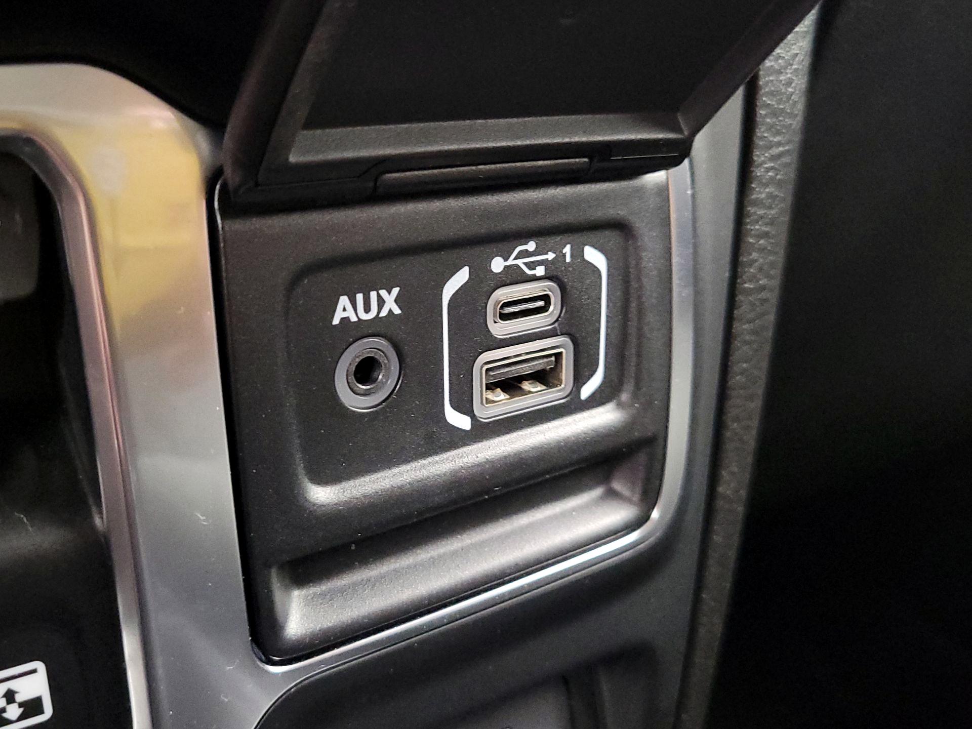 Thumbnail: 2025 Jeep Wrangler - 18