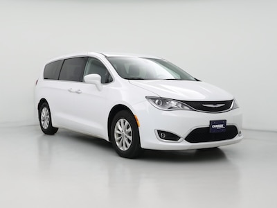 White 2018 Chrysler Pacifica Touring Plus