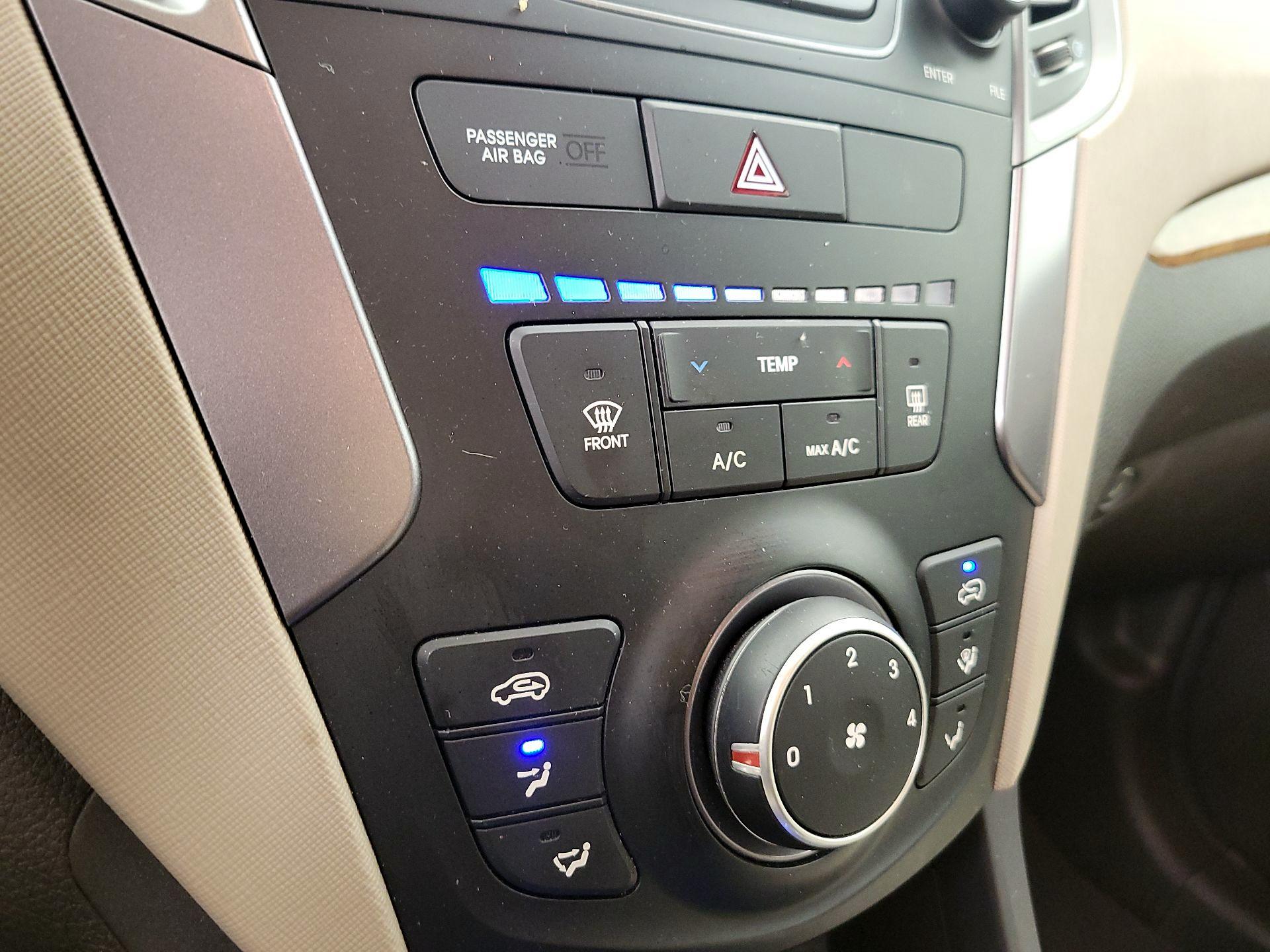 Thumbnail: 2014 Hyundai Santa Fe - 15