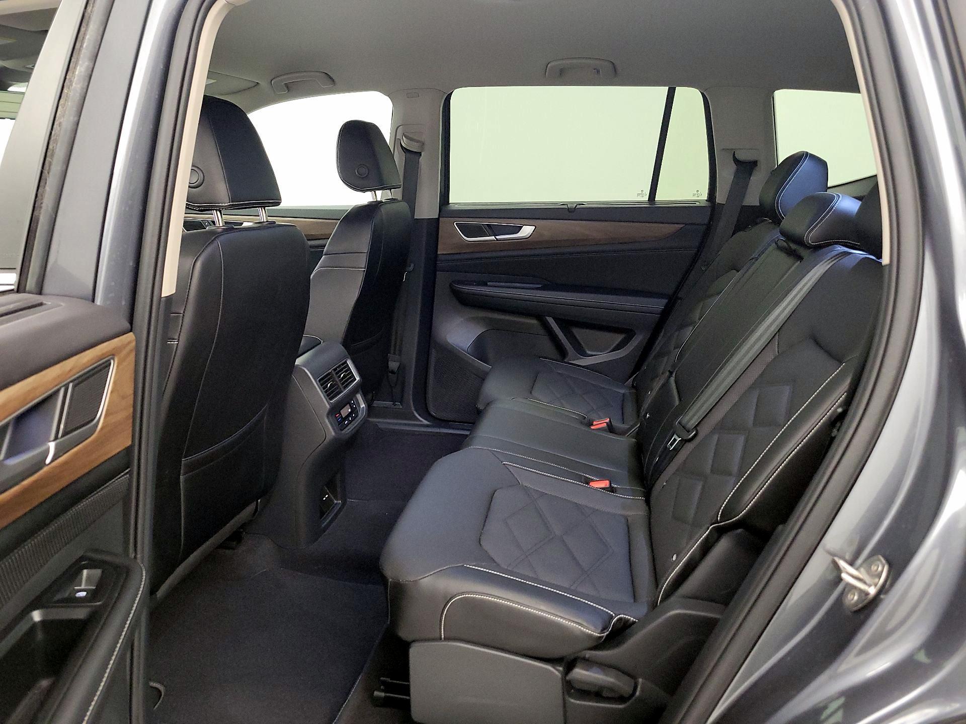 Thumbnail: 2024 Volkswagen Atlas - 19