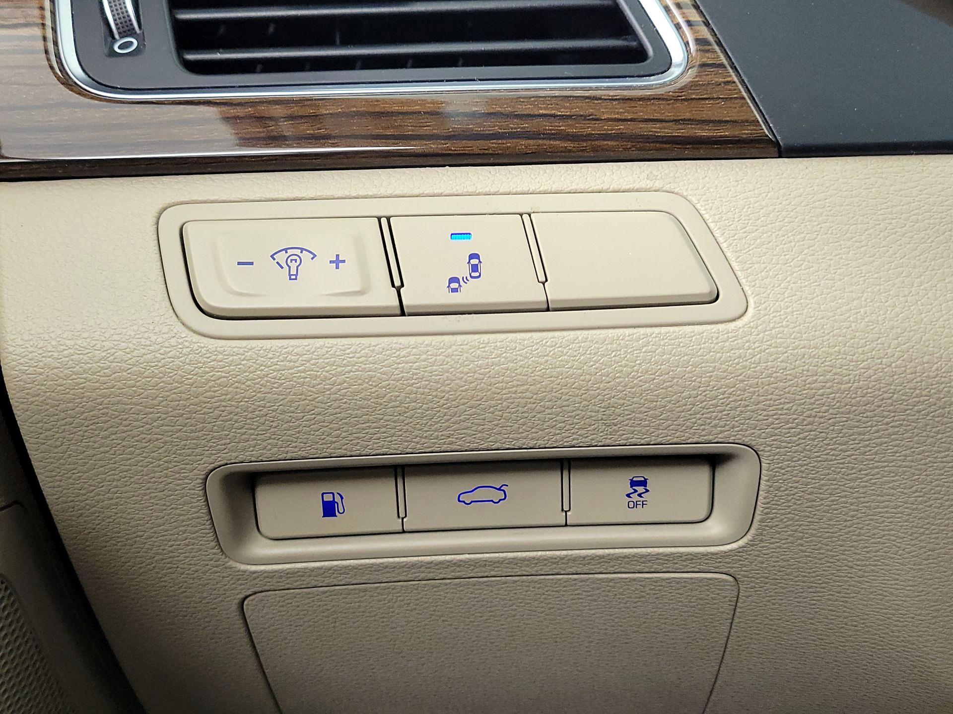 Thumbnail: 2016 Hyundai Sonata - 13