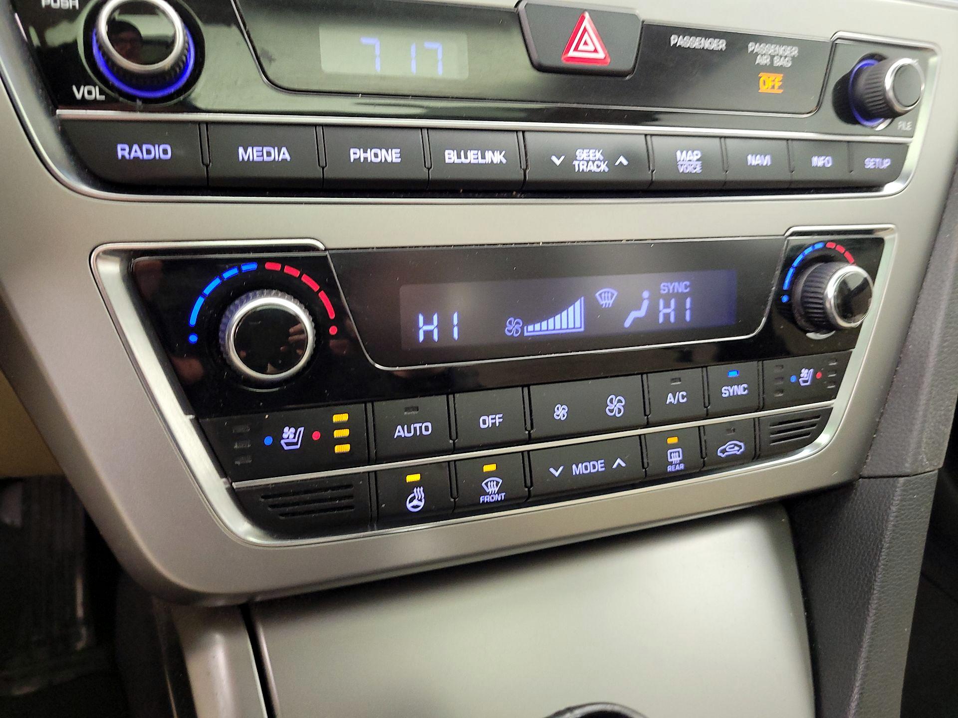 Thumbnail: 2016 Hyundai Sonata - 16