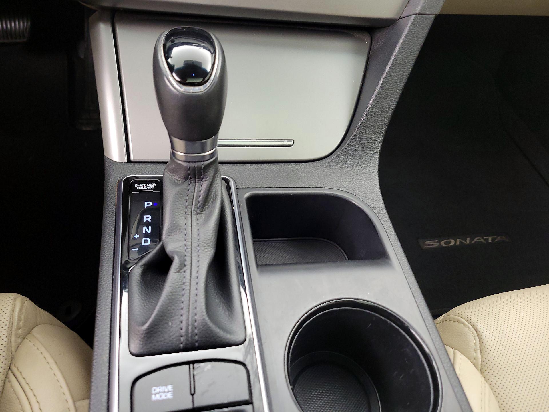 Thumbnail: 2016 Hyundai Sonata - 17