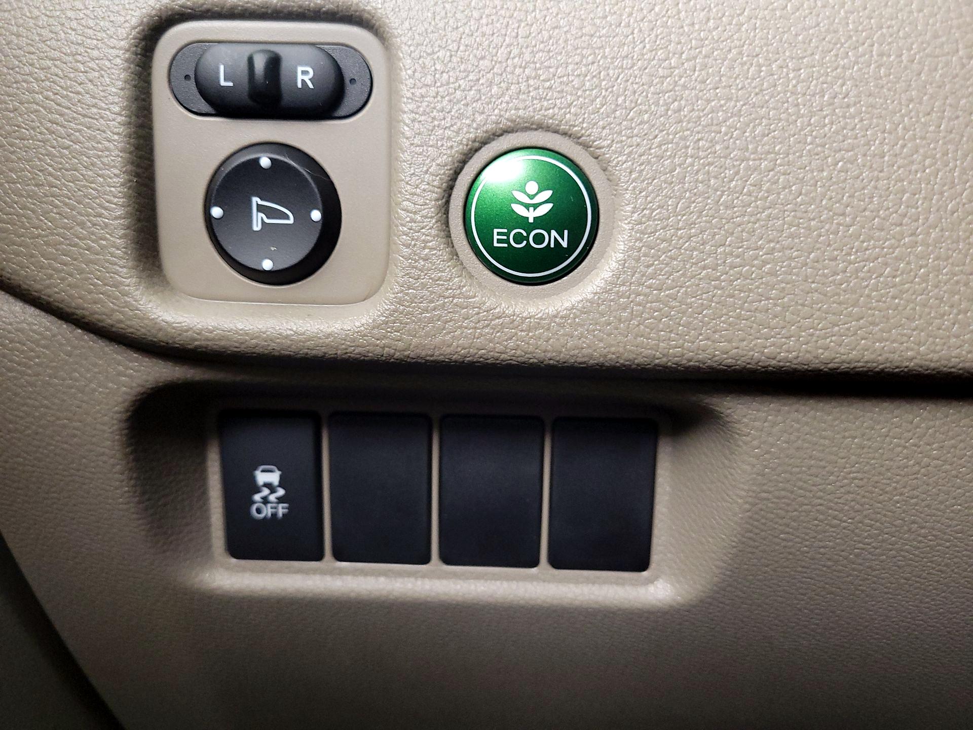 Thumbnail: 2016 Honda Pilot - 13