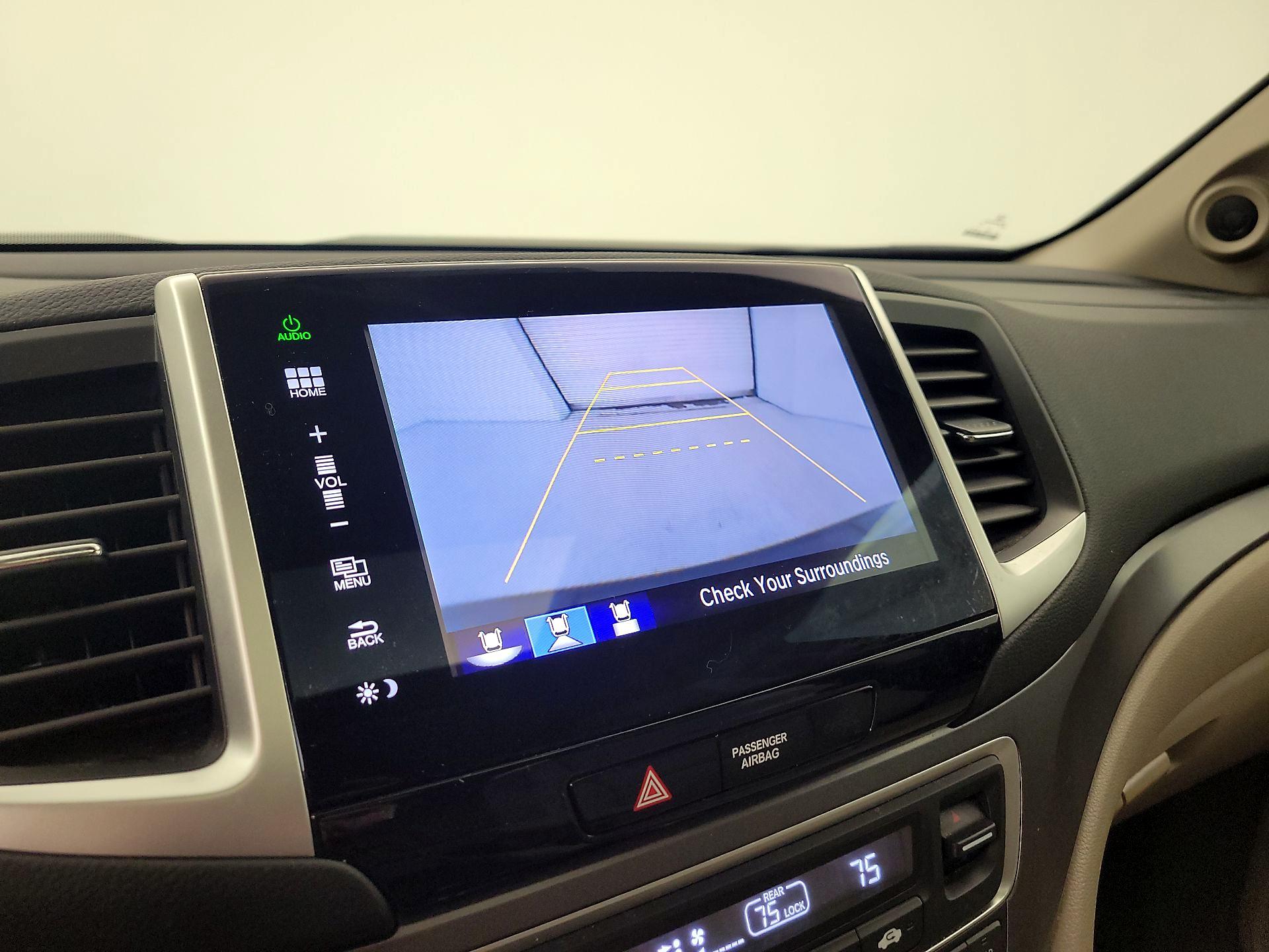 Thumbnail: 2016 Honda Pilot - 14