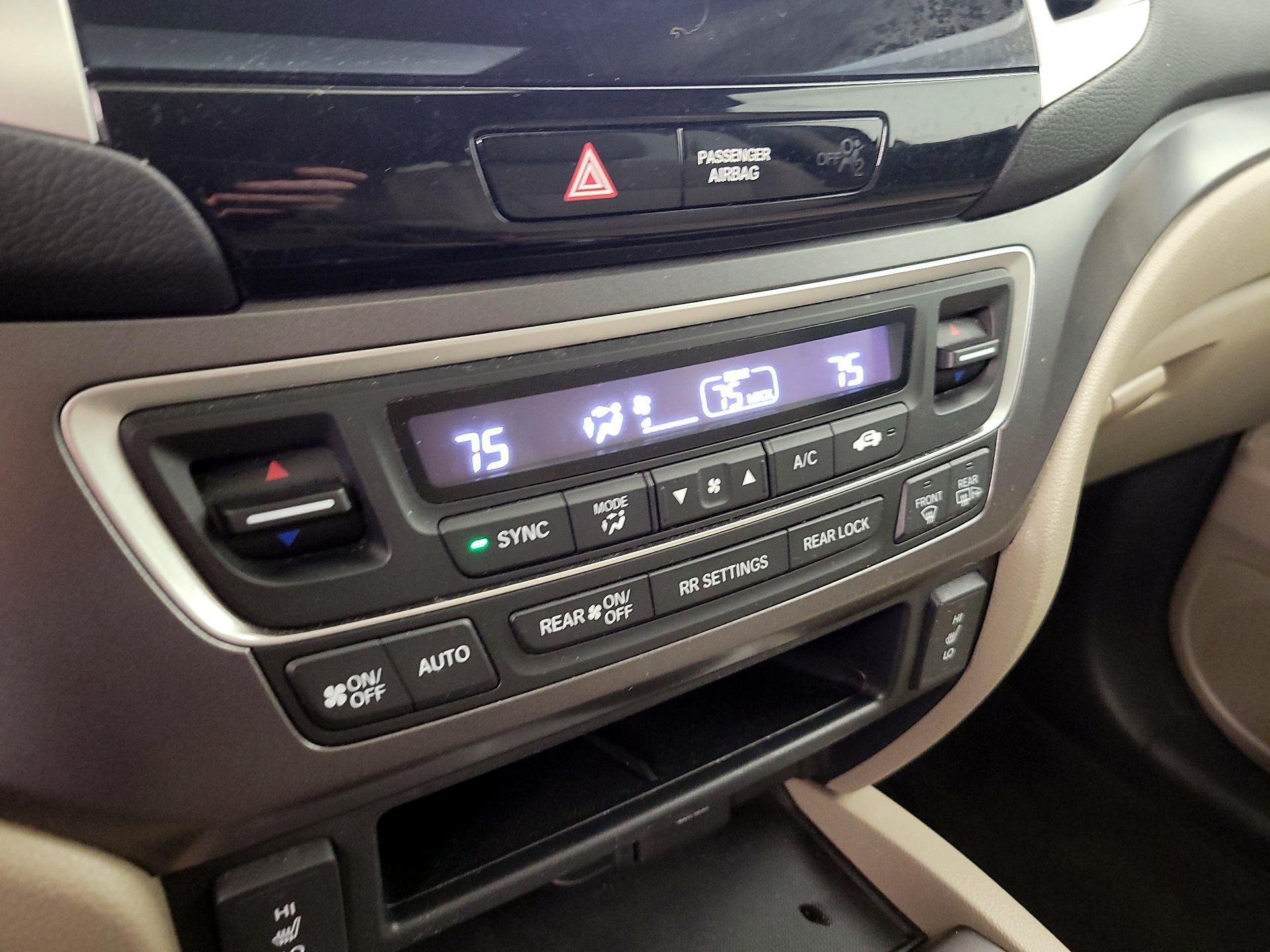 Thumbnail: 2016 Honda Pilot - 16