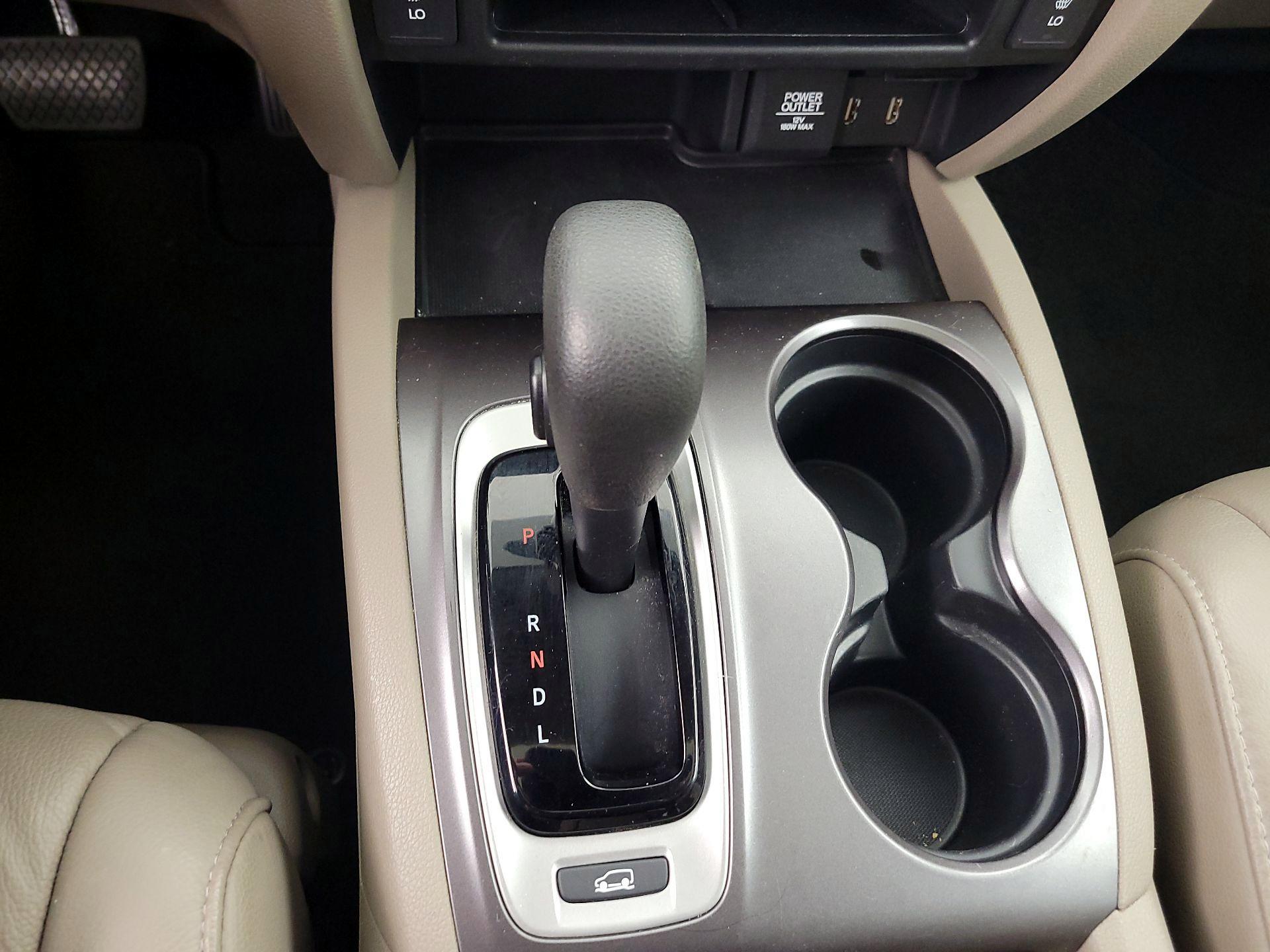 Thumbnail: 2016 Honda Pilot - 17