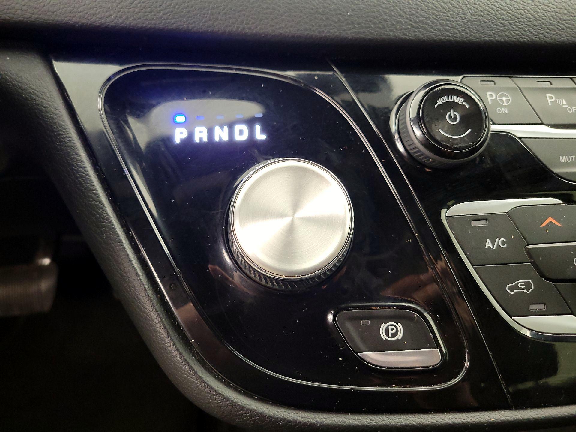 Thumbnail: 2020 Chrysler Pacifica - 18