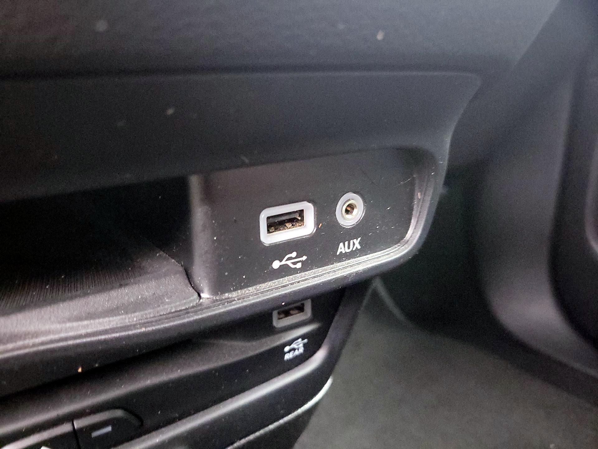 Thumbnail: 2020 Chrysler Pacifica - 19