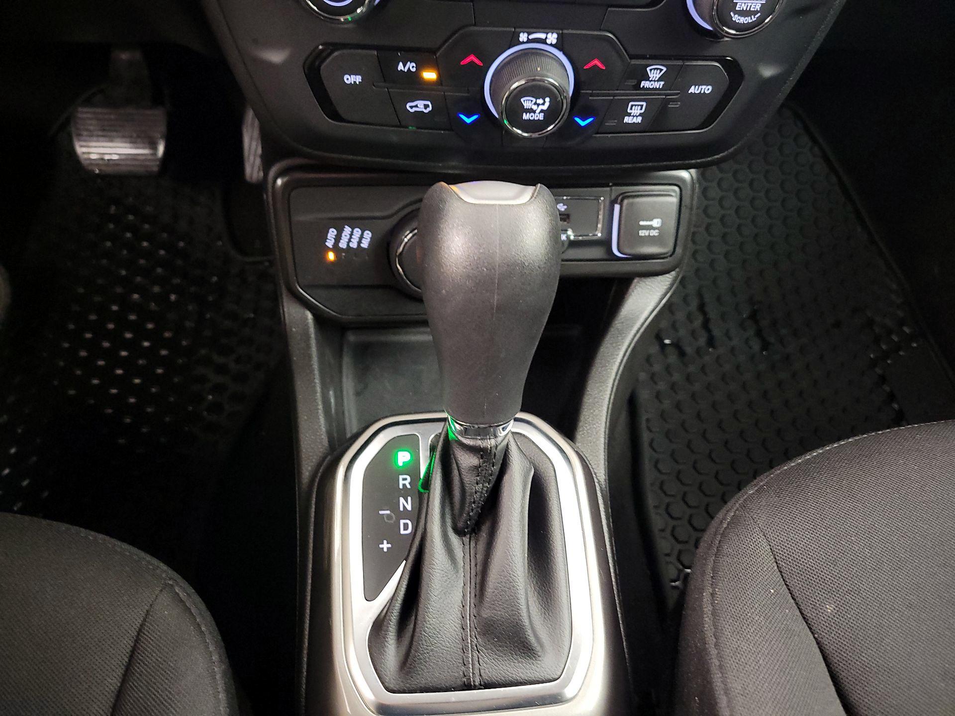 Thumbnail: 2022 Jeep Renegade - 18