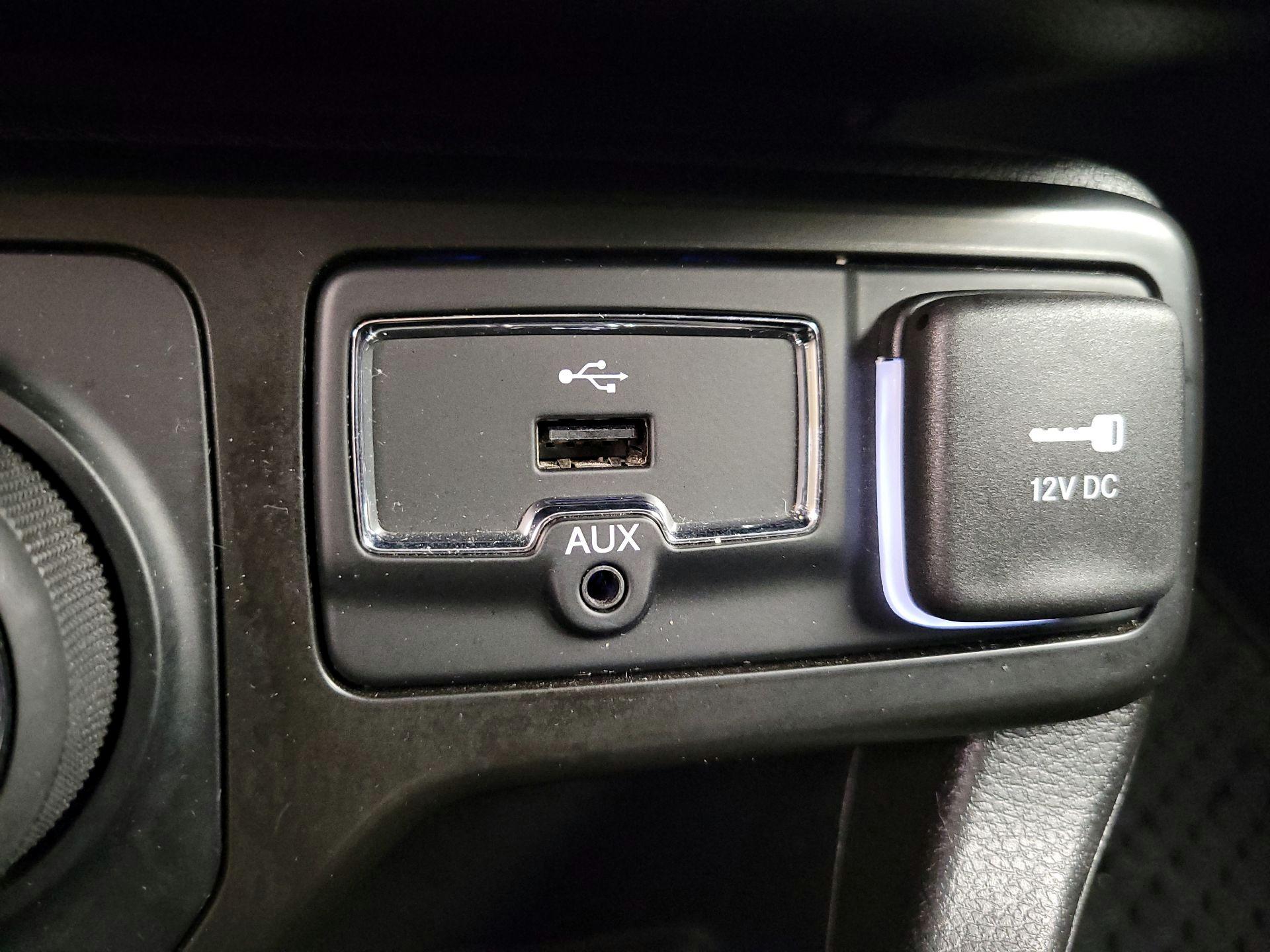 Thumbnail: 2022 Jeep Renegade - 19