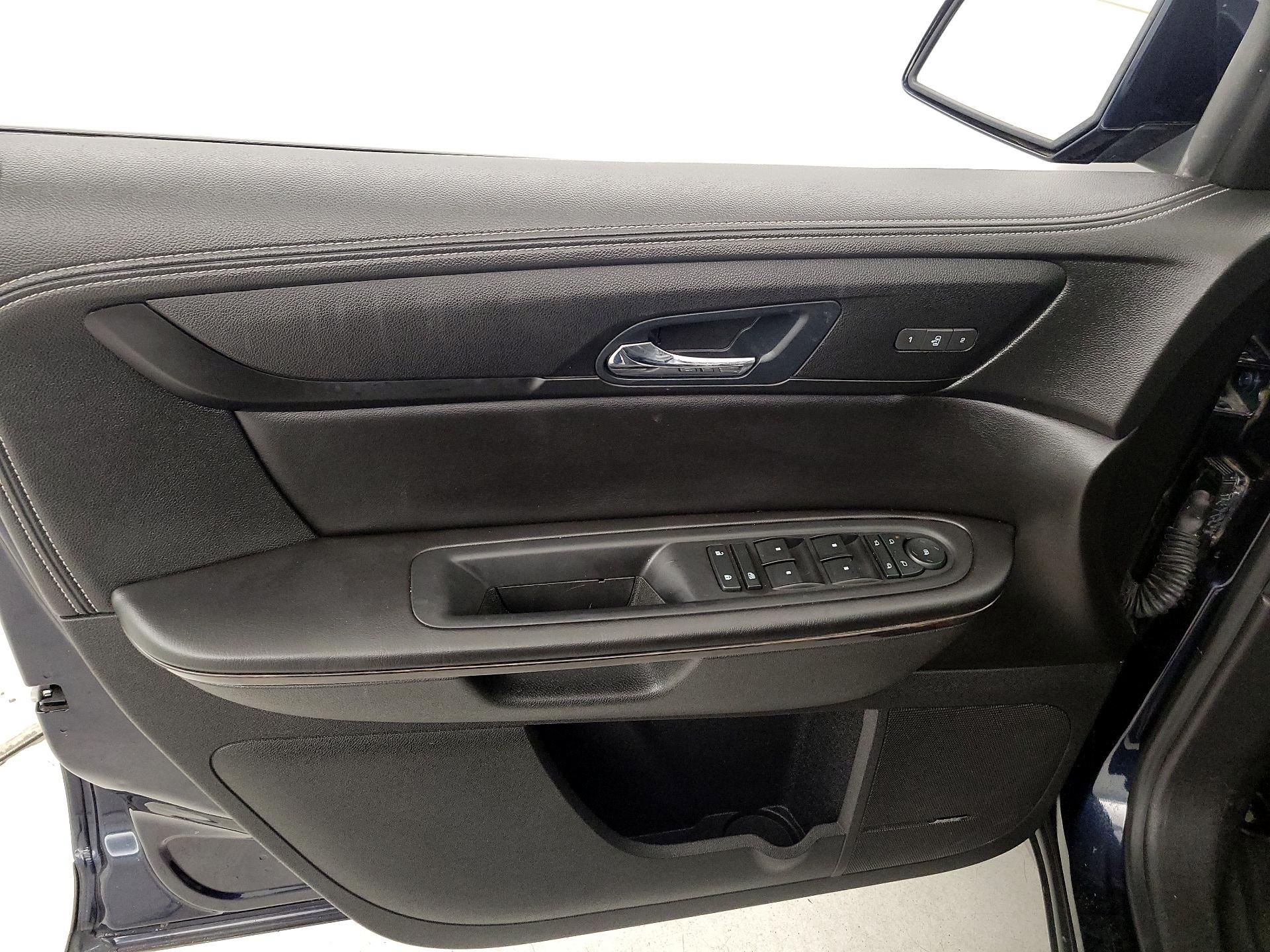 Thumbnail: 2016 Chevrolet Traverse - 12