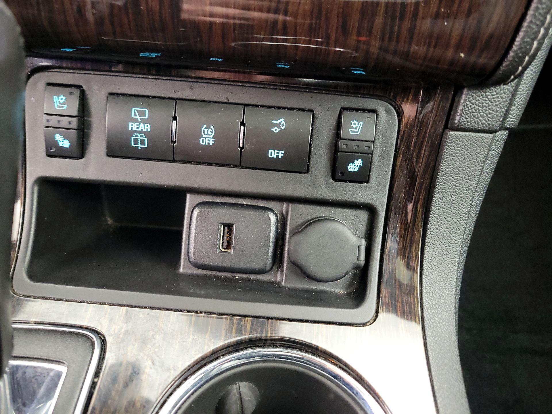 Thumbnail: 2016 Chevrolet Traverse - 19