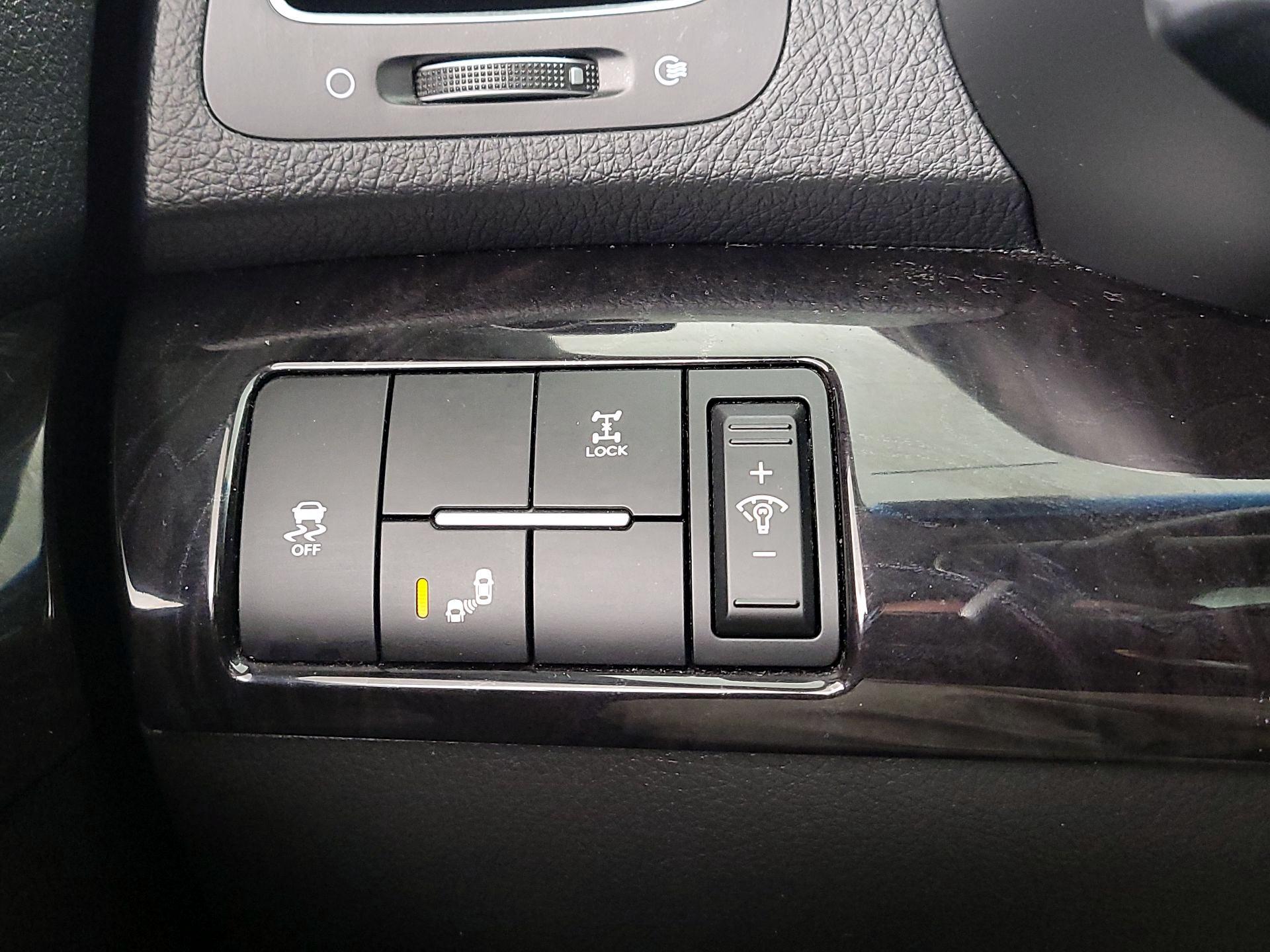 Thumbnail: 2014 Kia Sorento - 13