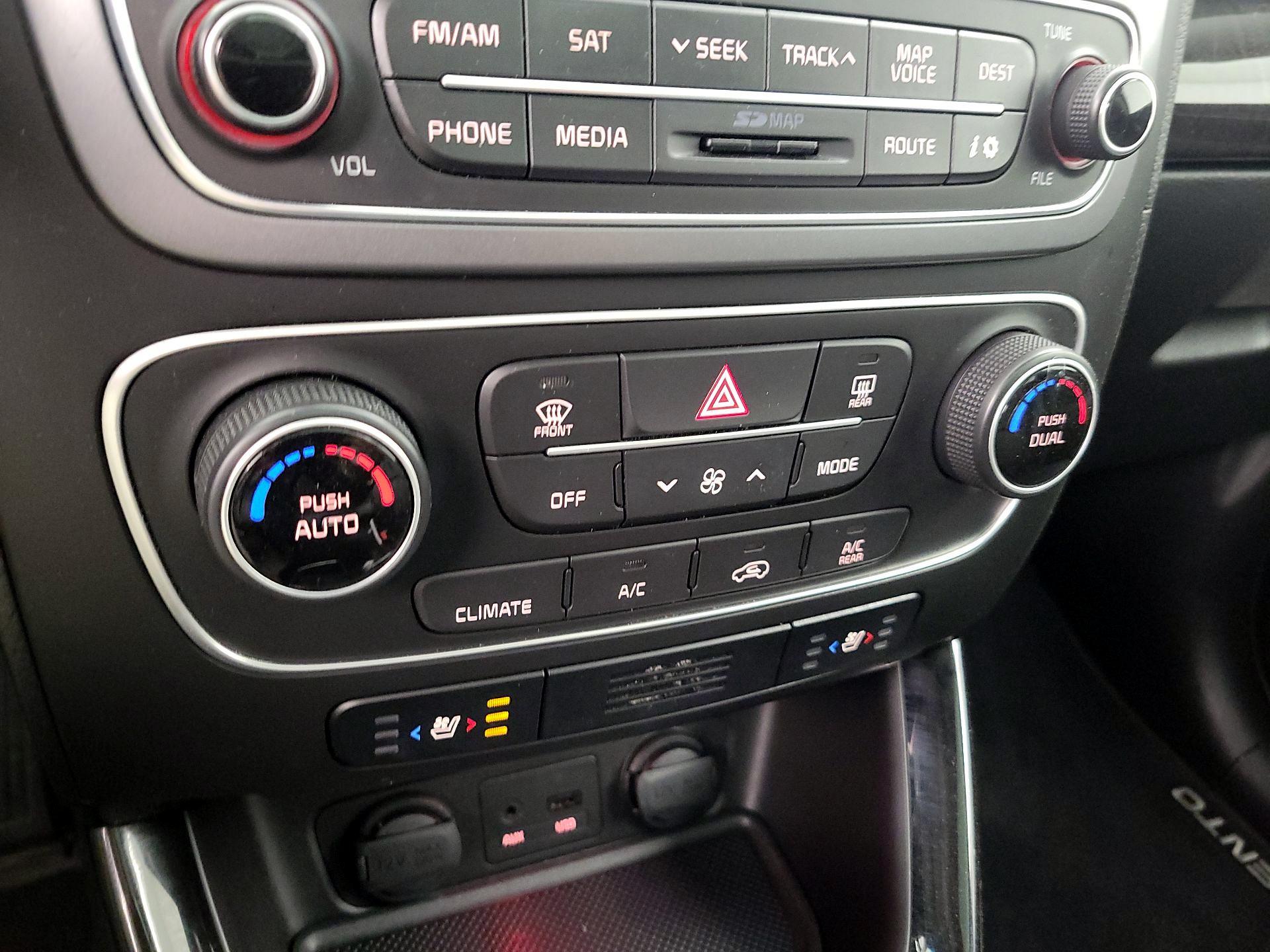 Thumbnail: 2014 Kia Sorento - 17