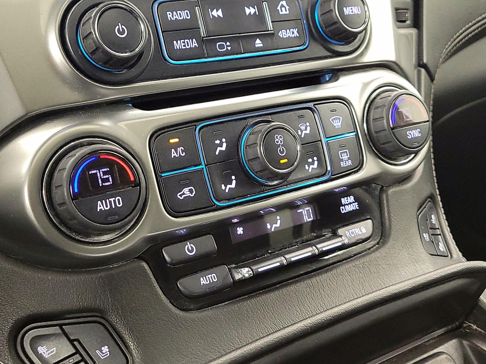 2018 Chevrolet Tahoe Premier - Photo 18