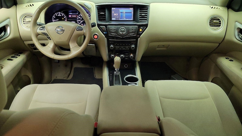 2014 Nissan Pathfinder SV 9