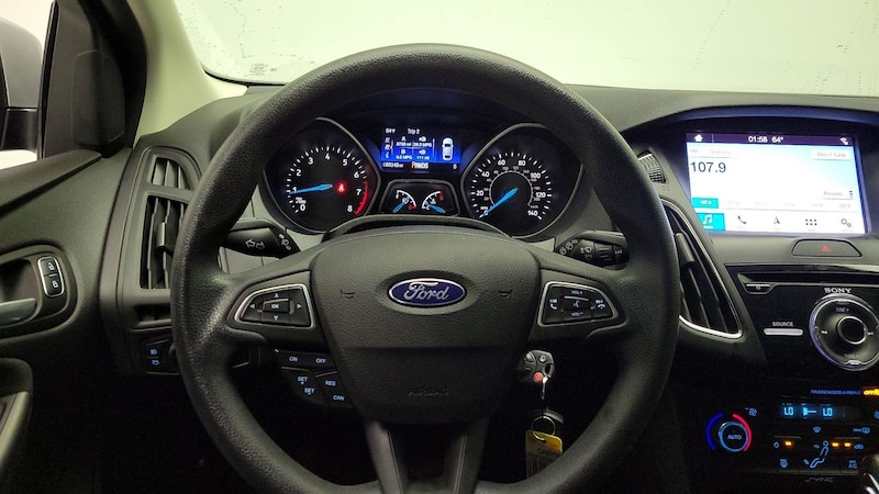 2017 Ford Focus SEL 10