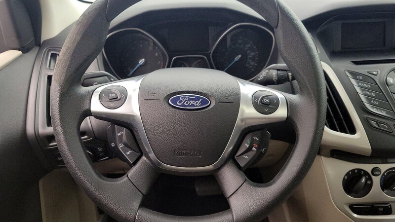 2013 Ford Focus SE 10