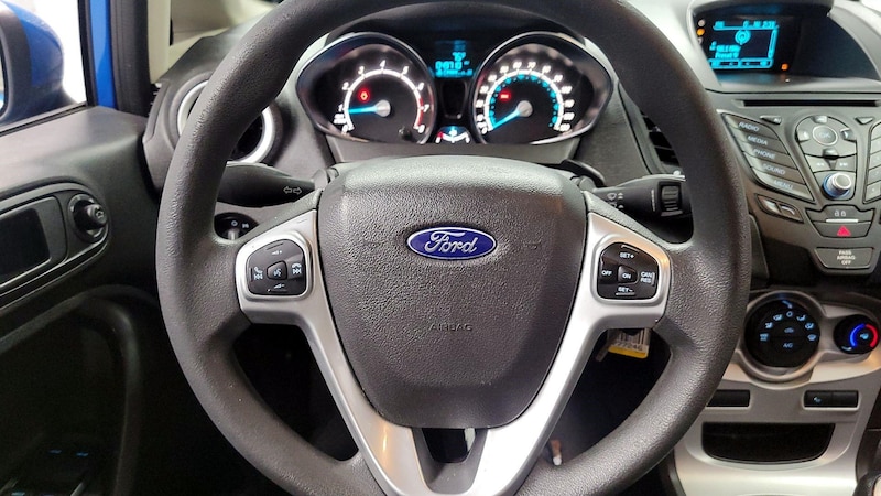 2017 Ford Fiesta SE 10