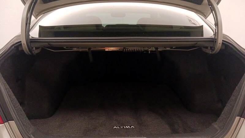 2013 Nissan Altima SL 22