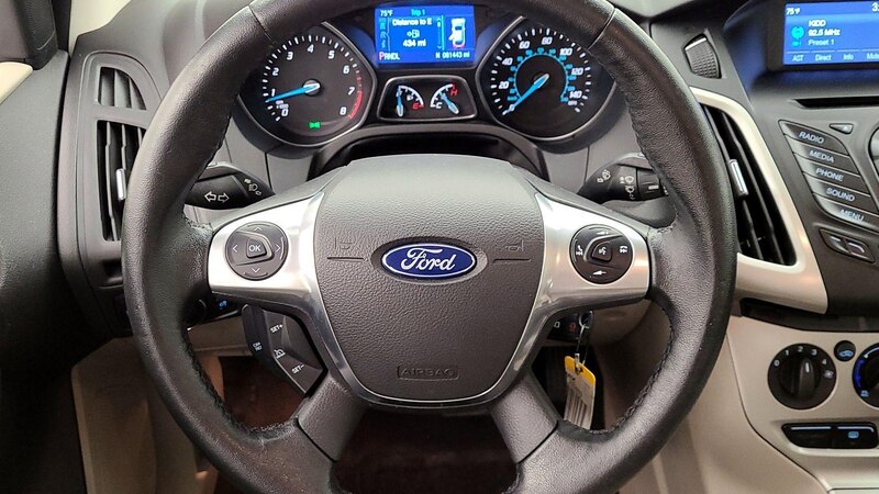 2014 Ford Focus SE 10