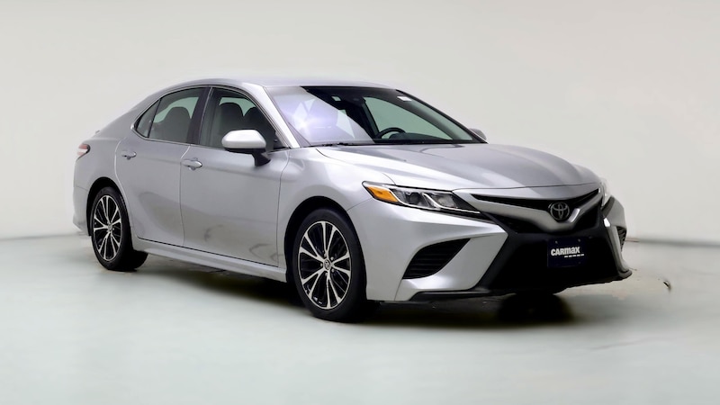 2020 Toyota Camry SE Hero Image