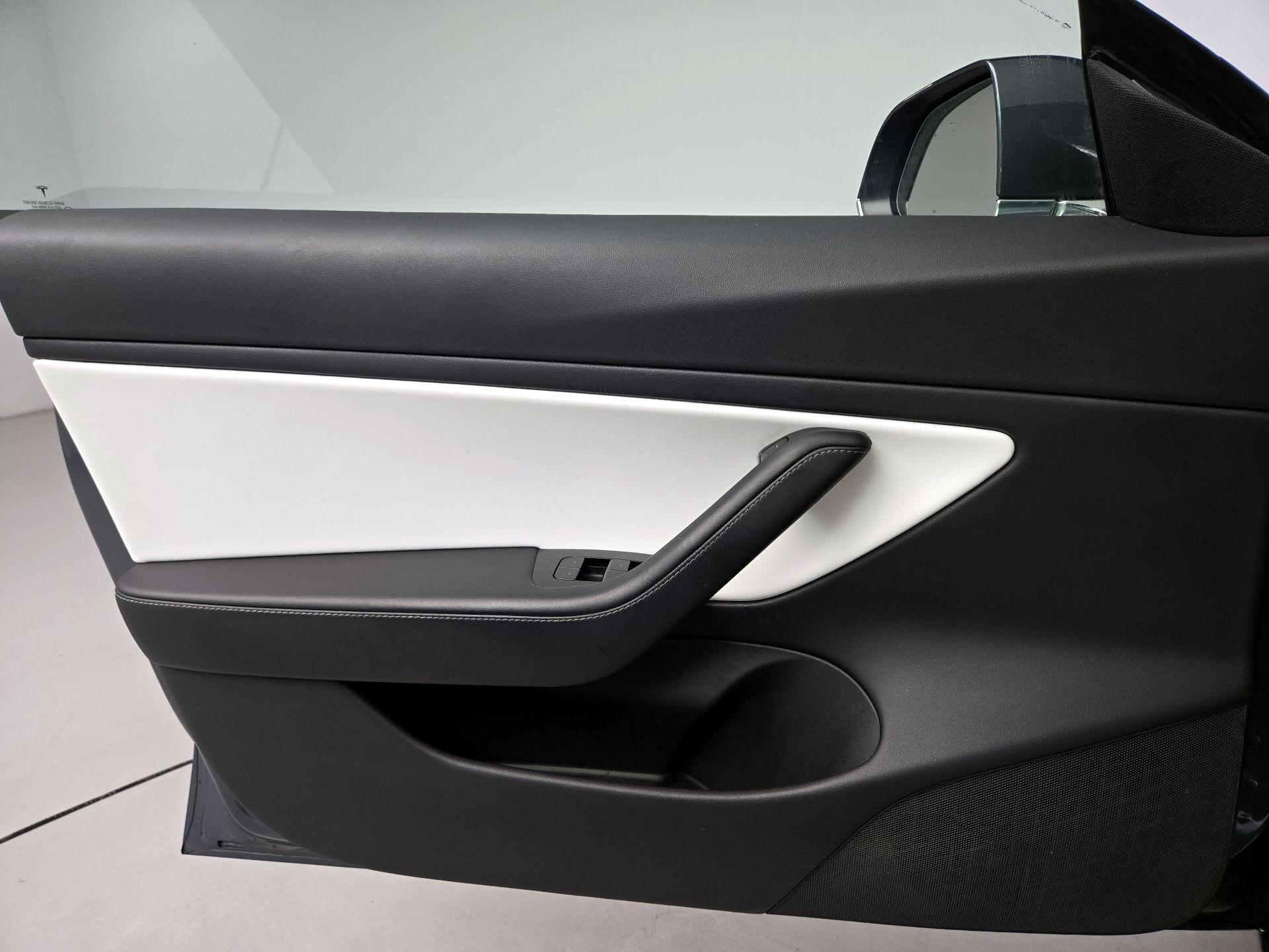 Thumbnail: 2020 Tesla Model 3 - 12