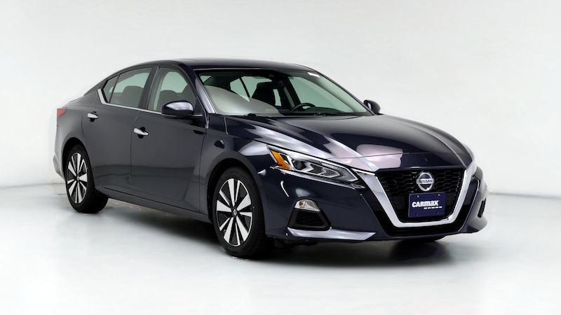 2022 Nissan Altima SV Hero Image