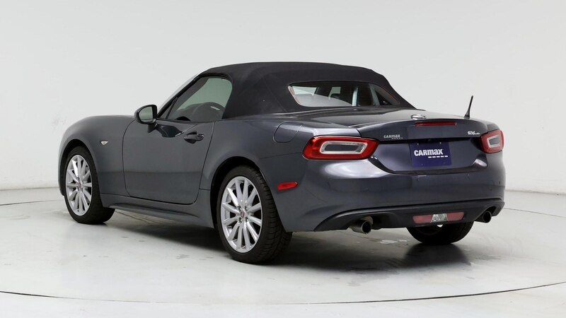 2017 Fiat 124 Spider Lusso 2