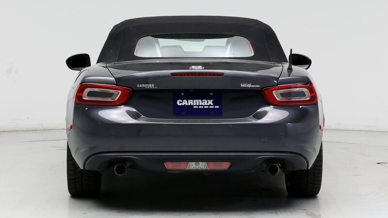 2017 Fiat 124 Spider Lusso 6