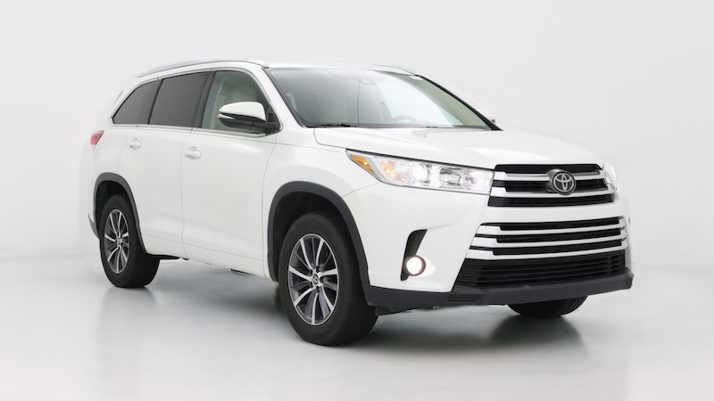 2017 Toyota Highlander XLE Hero Image