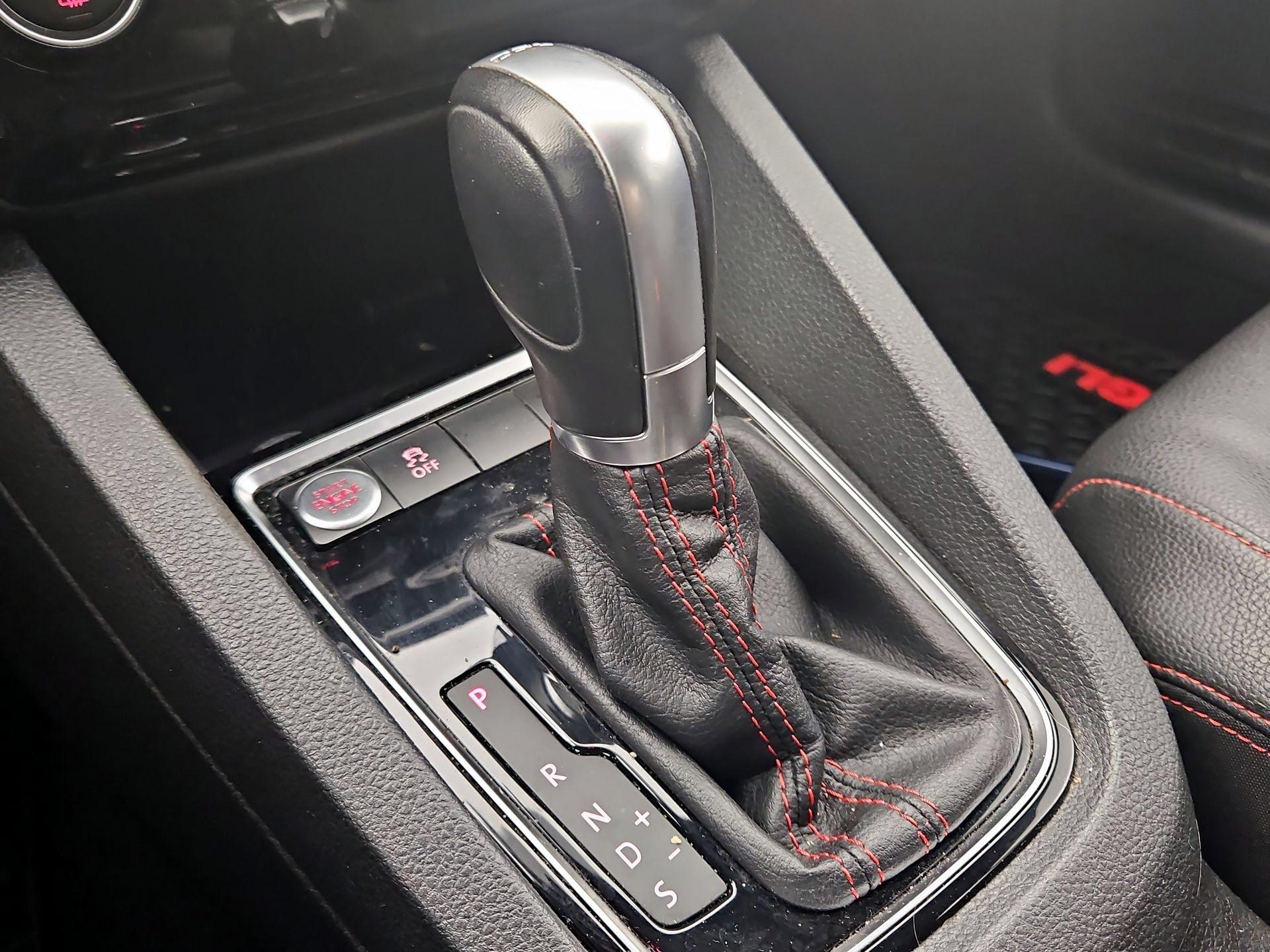 Thumbnail: 2017 Volkswagen Jetta - 18