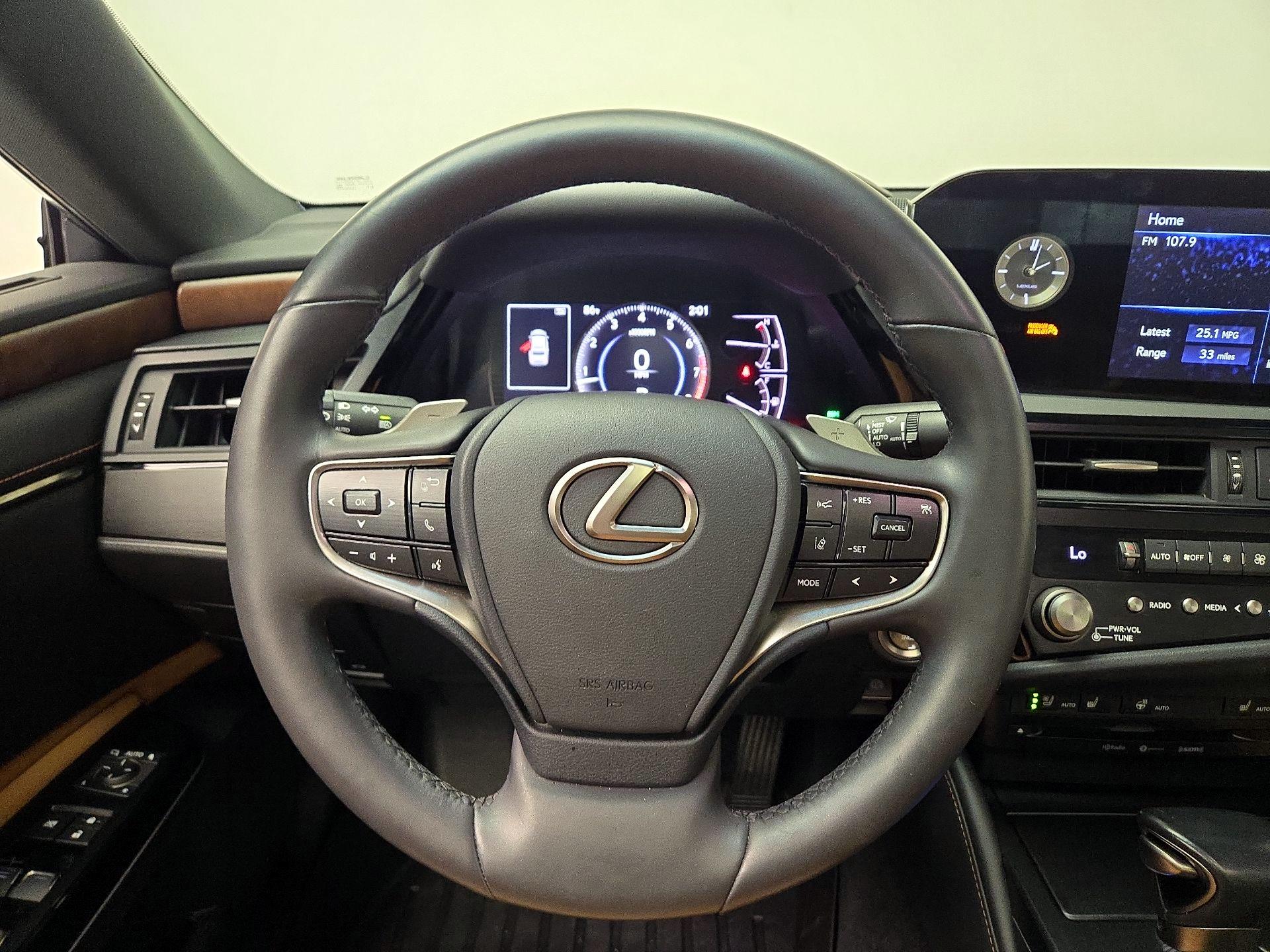 Thumbnail: 2022 Lexus ES - 10