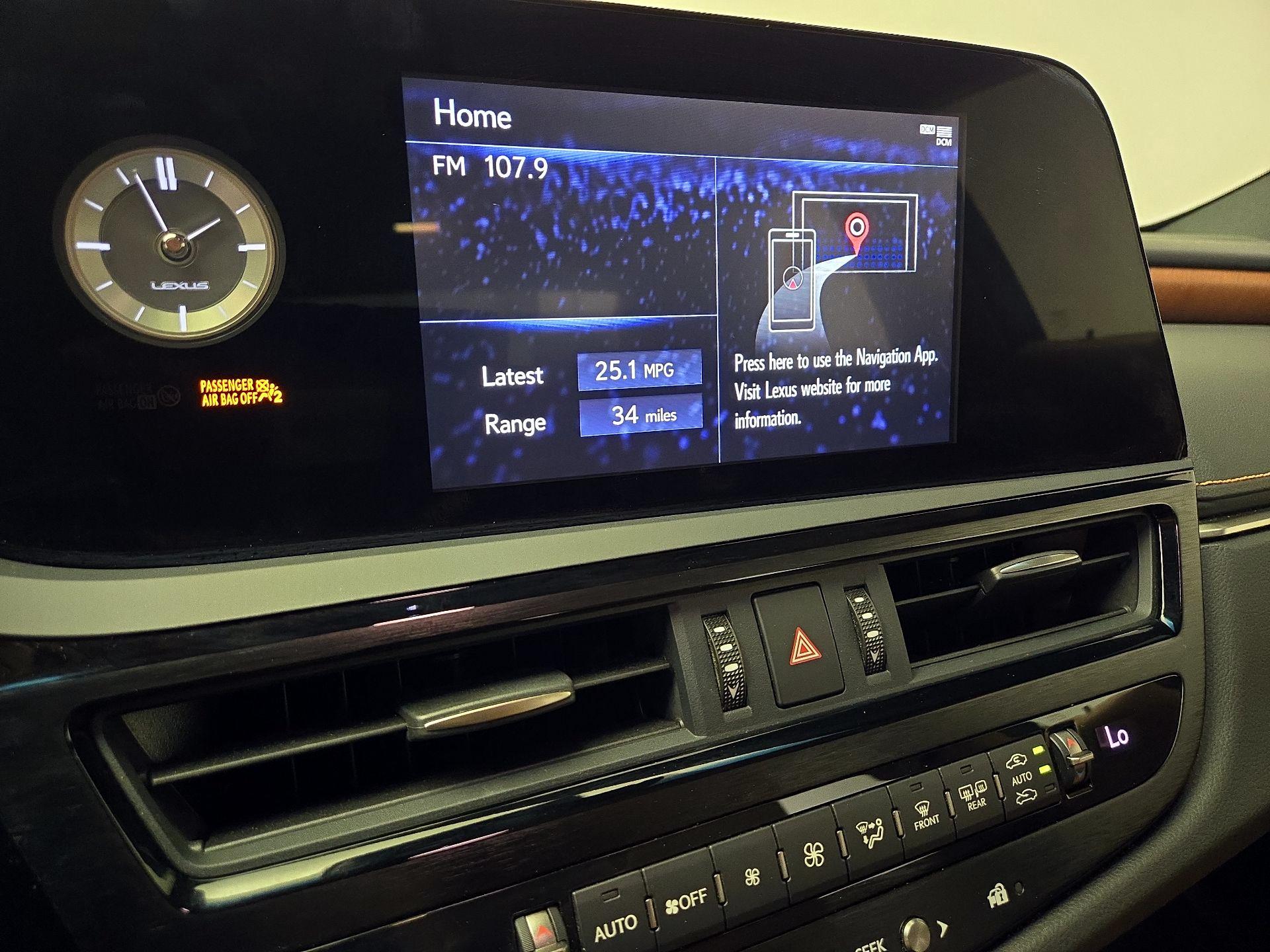 Thumbnail: 2022 Lexus ES - 14