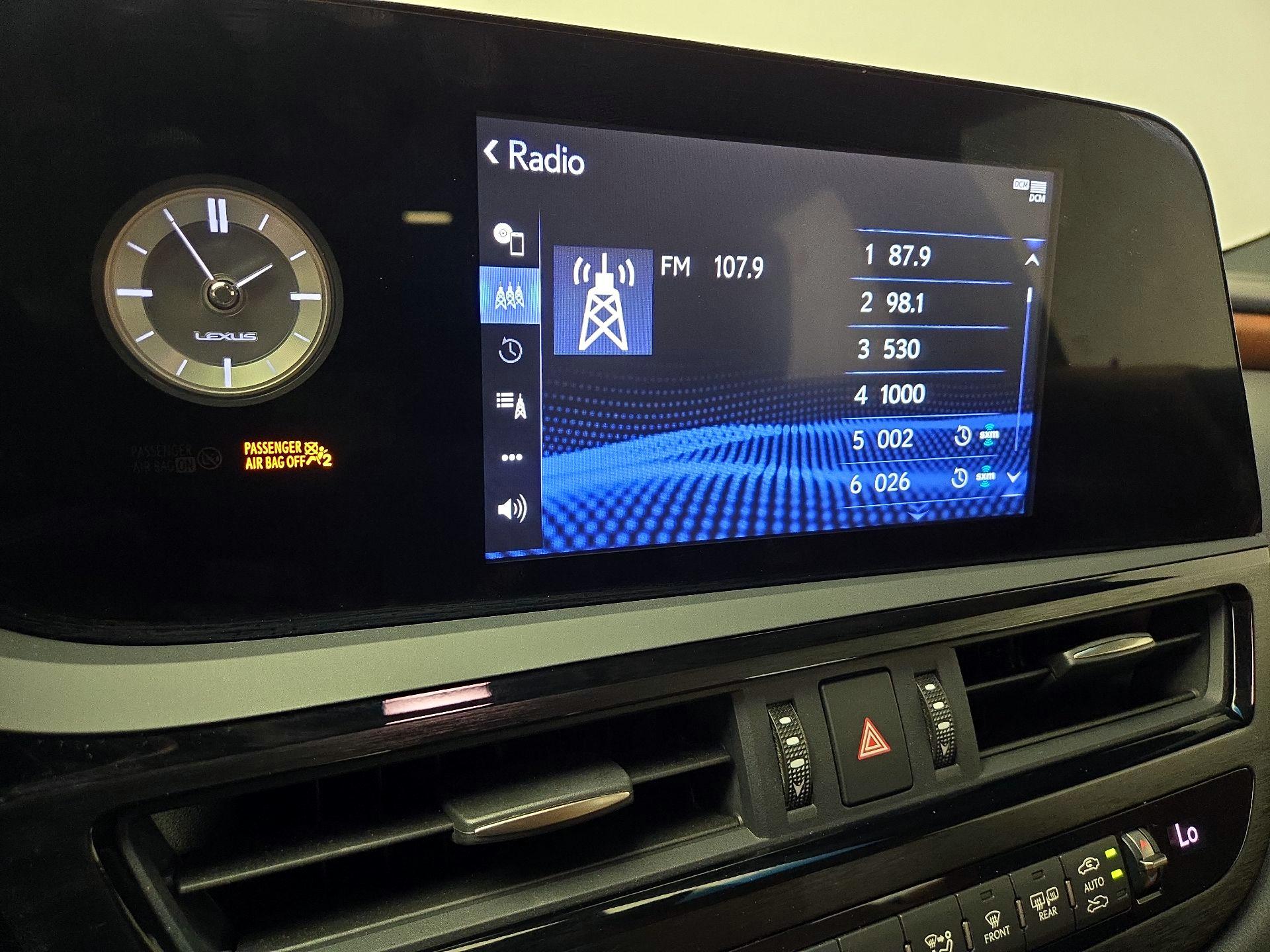 Thumbnail: 2022 Lexus ES - 16