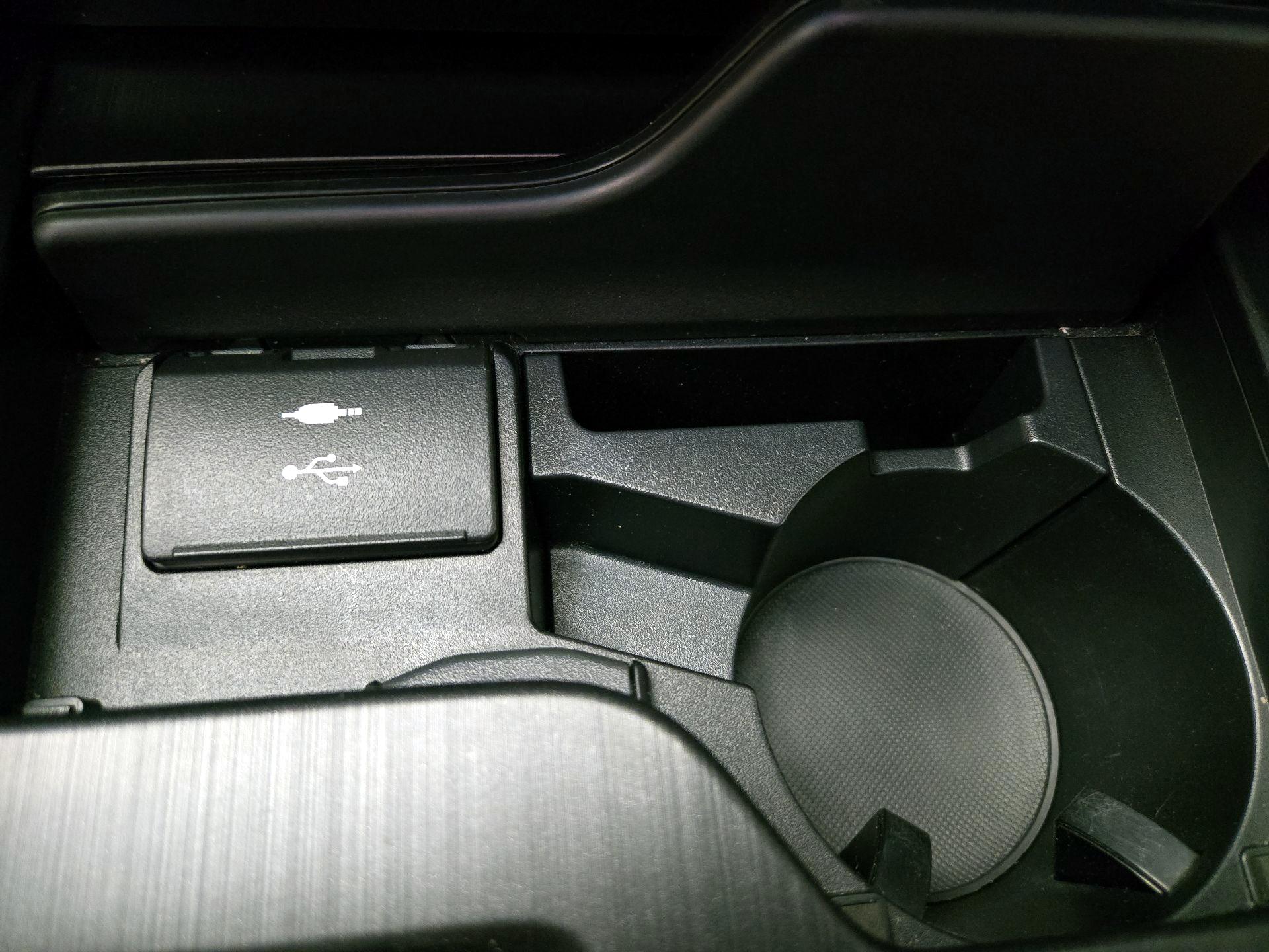 Thumbnail: 2022 Lexus ES - 19