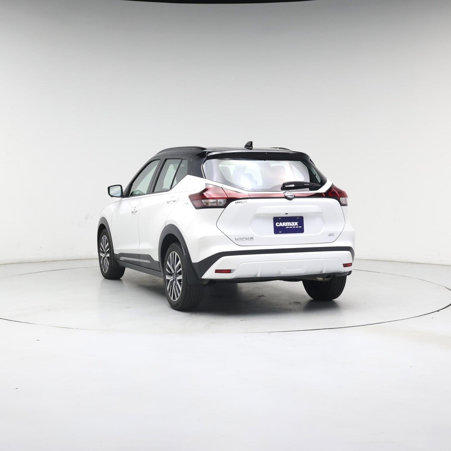 Thumbnail: 2023 Nissan Kicks - 2