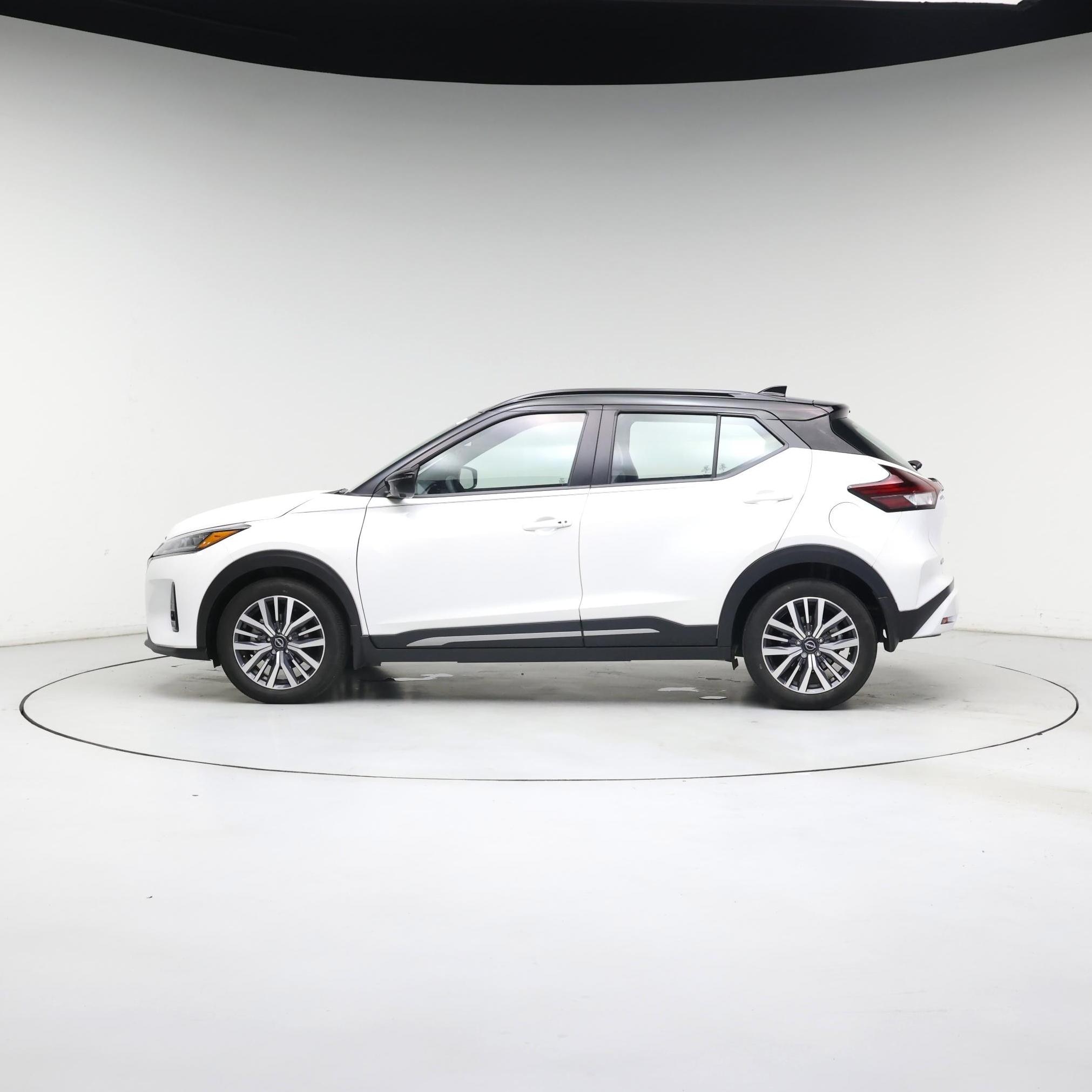 Thumbnail: 2023 Nissan Kicks - 3