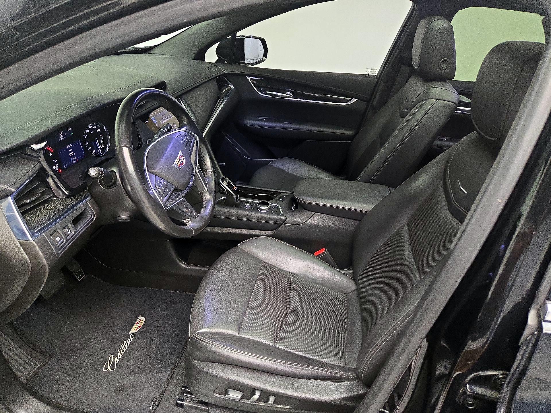 Thumbnail: 2021 Cadillac XT5 - 11