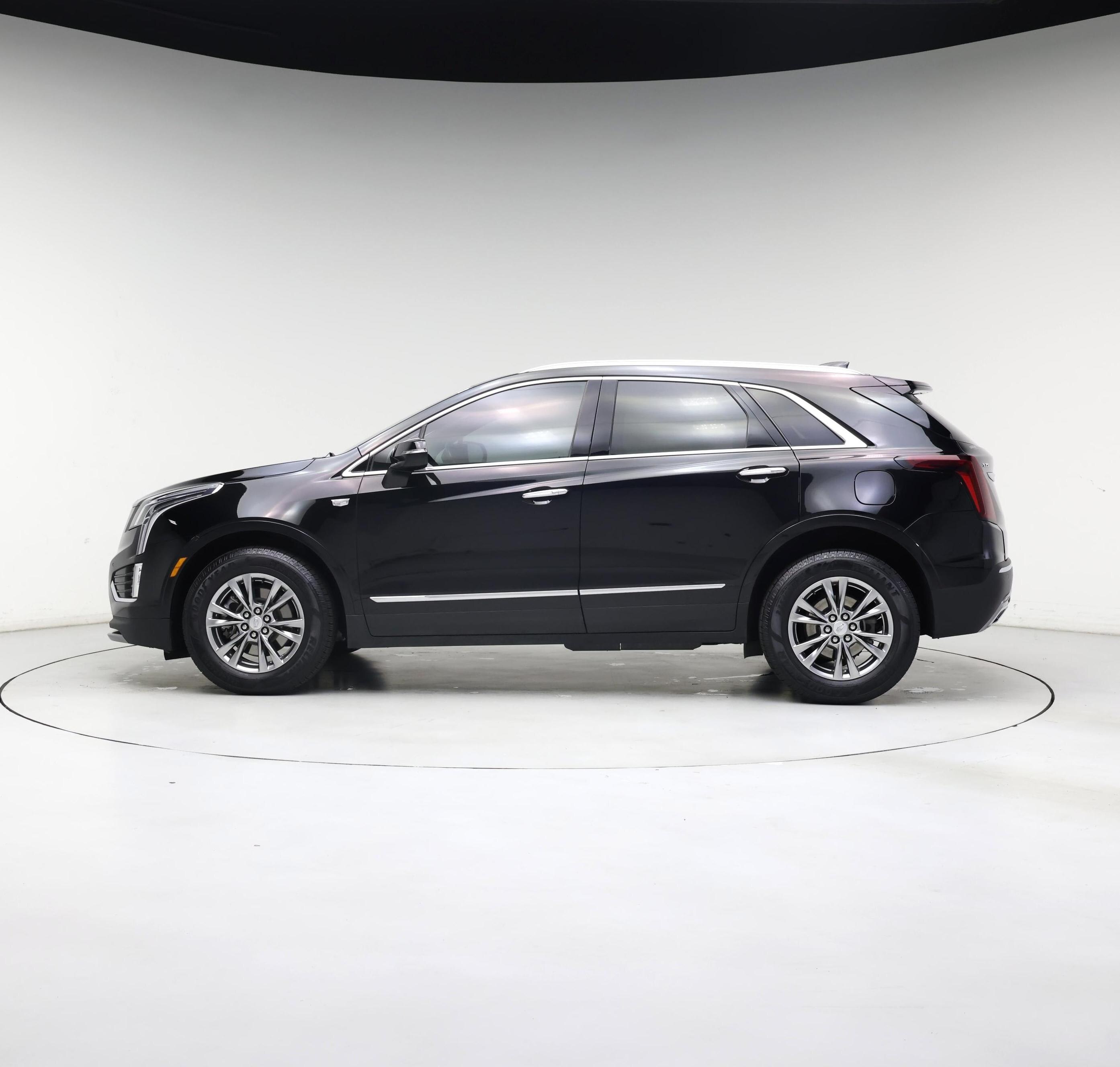 Thumbnail: 2021 Cadillac XT5 - 3