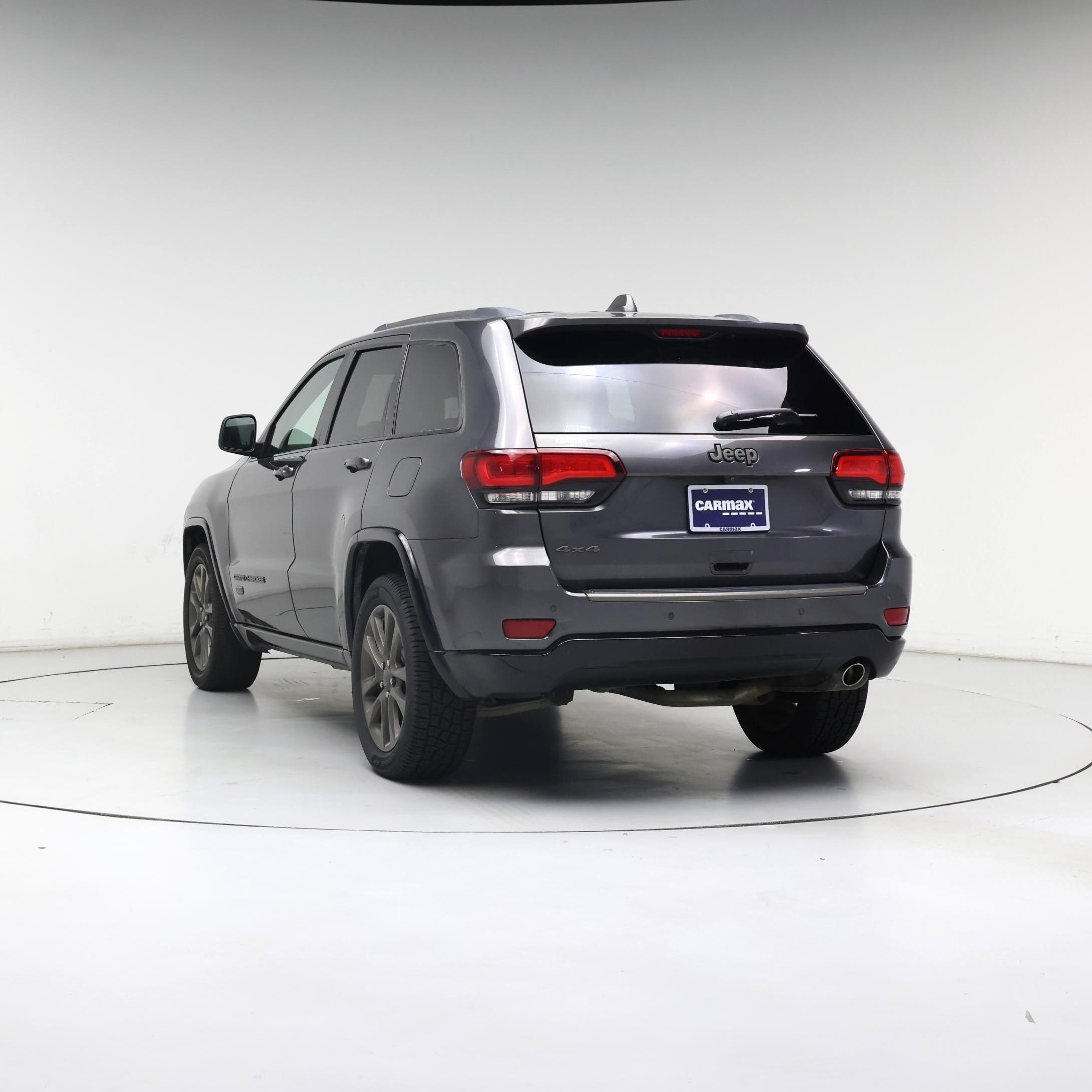 Thumbnail: 2016 Jeep Grand Cherokee - 2