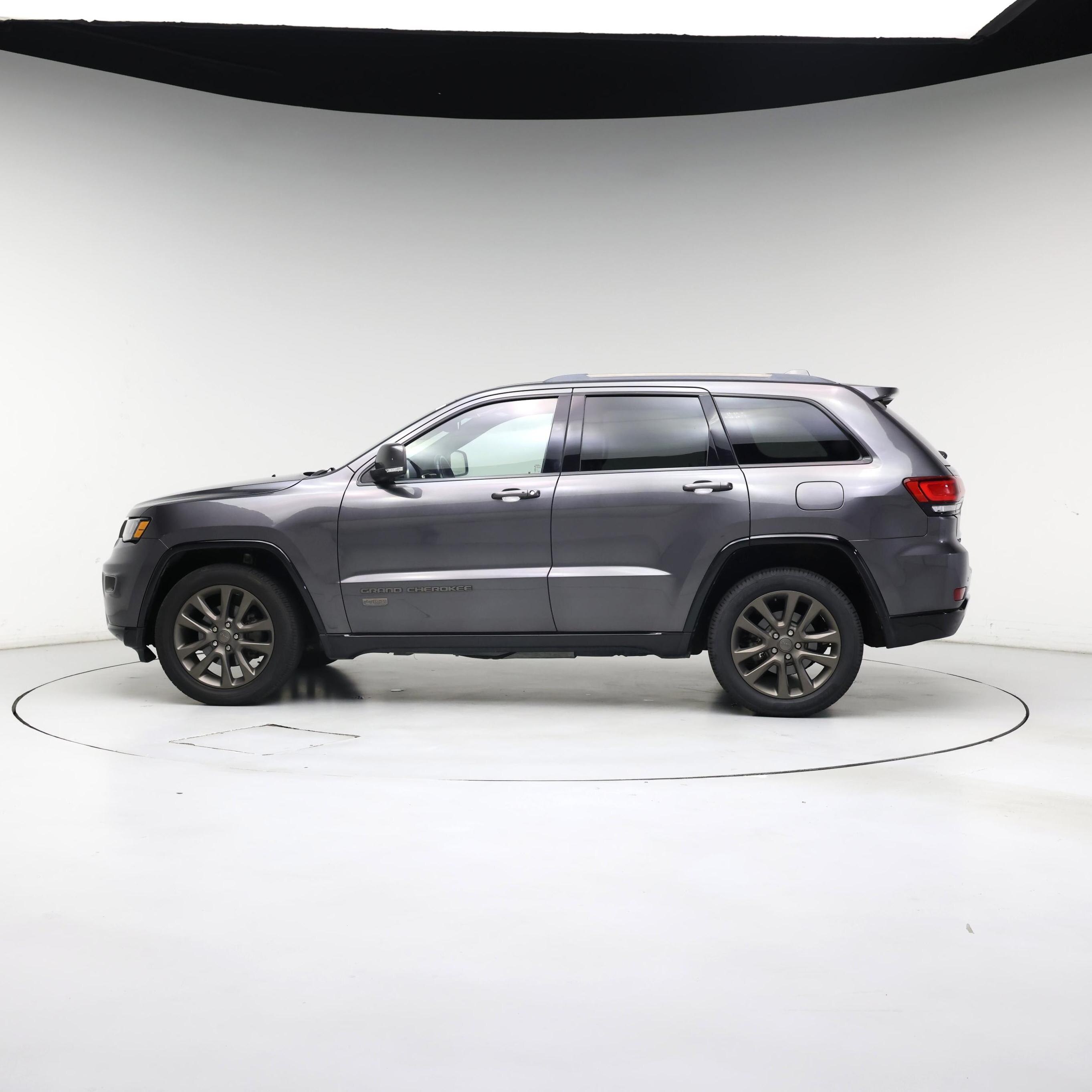 Thumbnail: 2016 Jeep Grand Cherokee - 3
